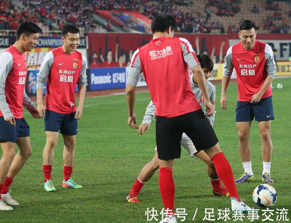 皇马0-2负塞尔塔赛后球员围攻裁判，一分钟内五黄一红