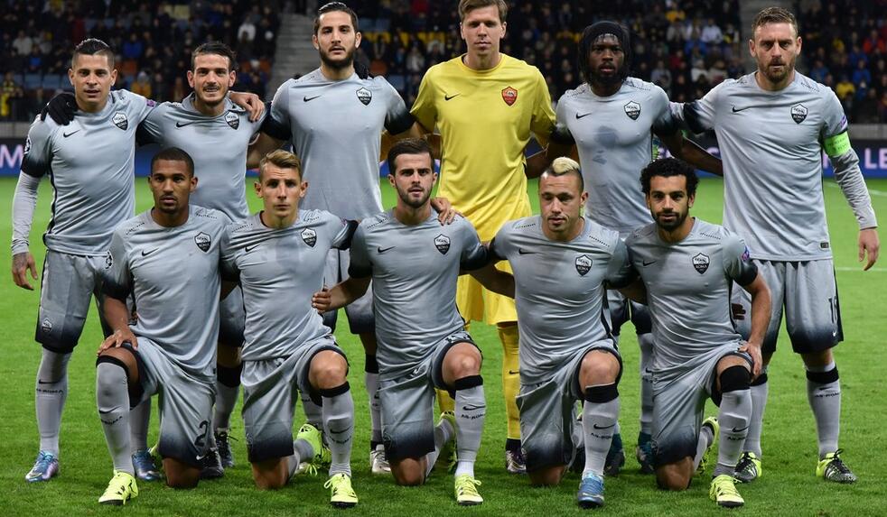 蒯纪闻与刘诚宇在中超努力证明自己，蒯纪闻目标进球，刘诚宇盼夺冠后再留洋。