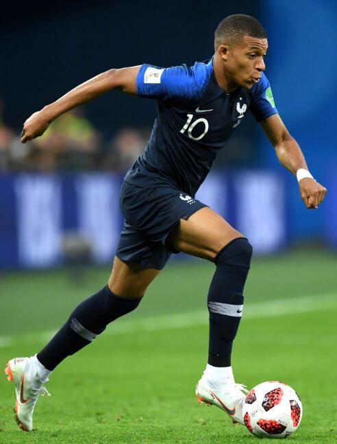 升入U21，阿森纳15岁2米门将发文庆祝并剑指挑战拉亚